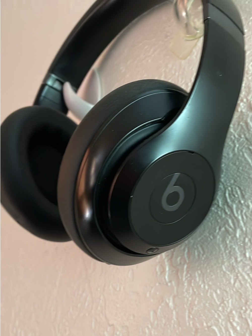 Beats Solo/Studio Over-Ear Headphones in Matte Black